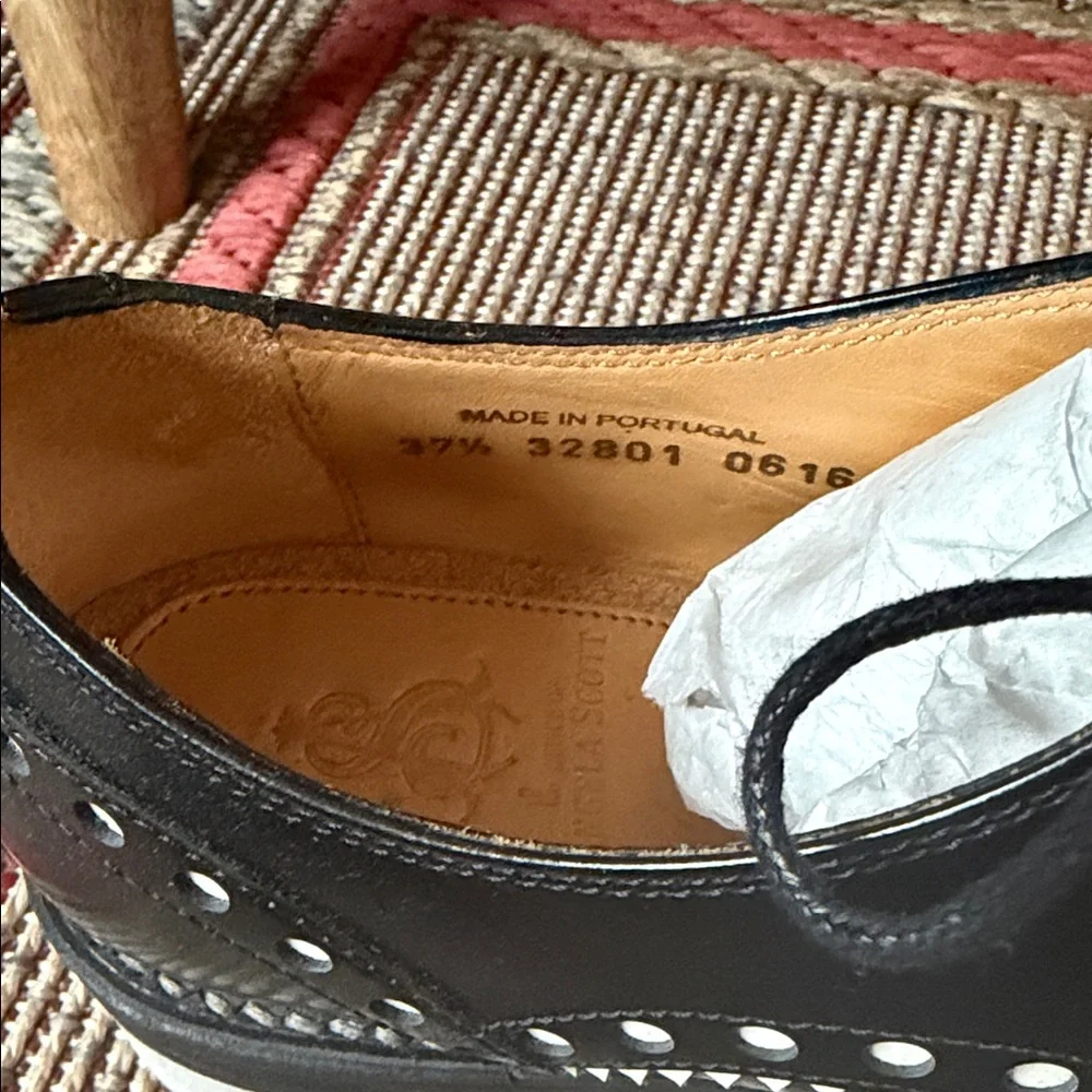 Stylish Black and White Women's Loafers - Picture 8 of 10